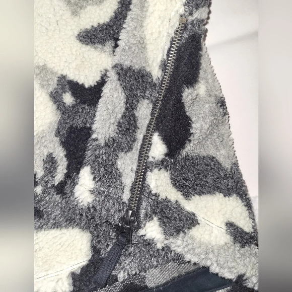 Dylan Sherpa Fleece Hoodie Camo Women's Size X Small High Pile - Picture 6 of 8